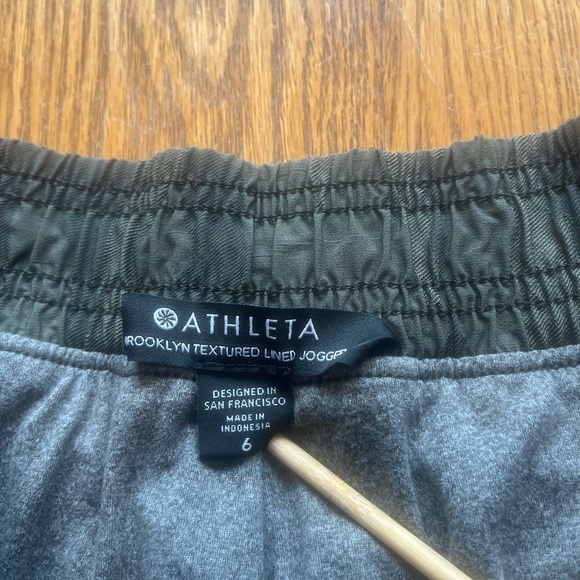 LAST CALL Athleta Brooklyn Textured Lined Joggers Pants Olive Green Camo Size 6 - Picture 11 of 11
